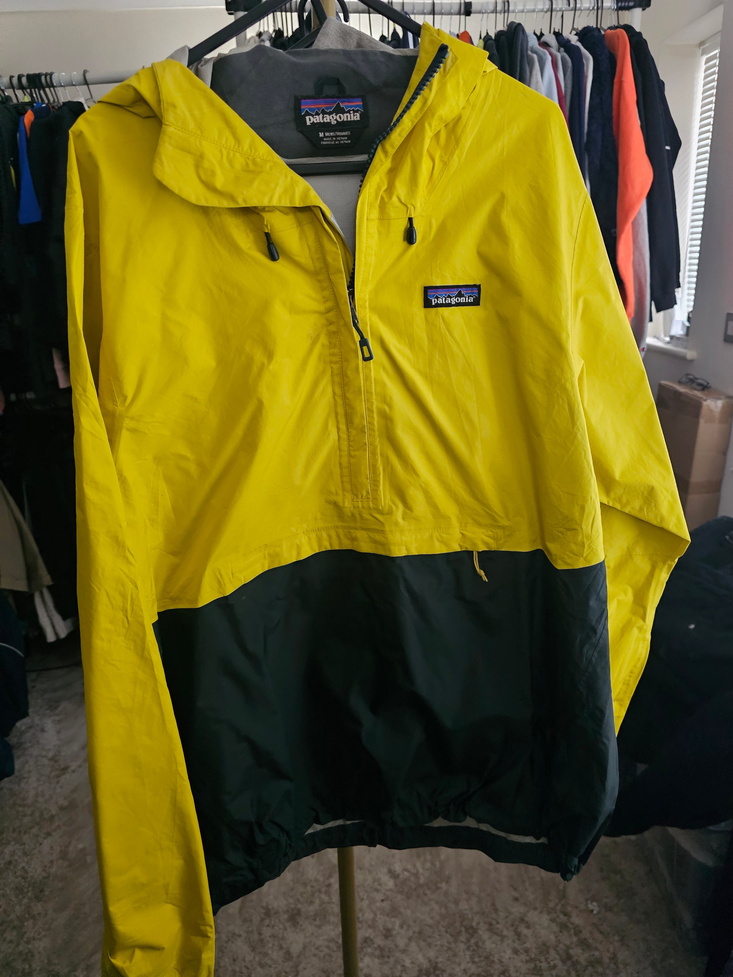 Patagonia Men'S Yellow And Black Jacket  Size M  Pre Loved