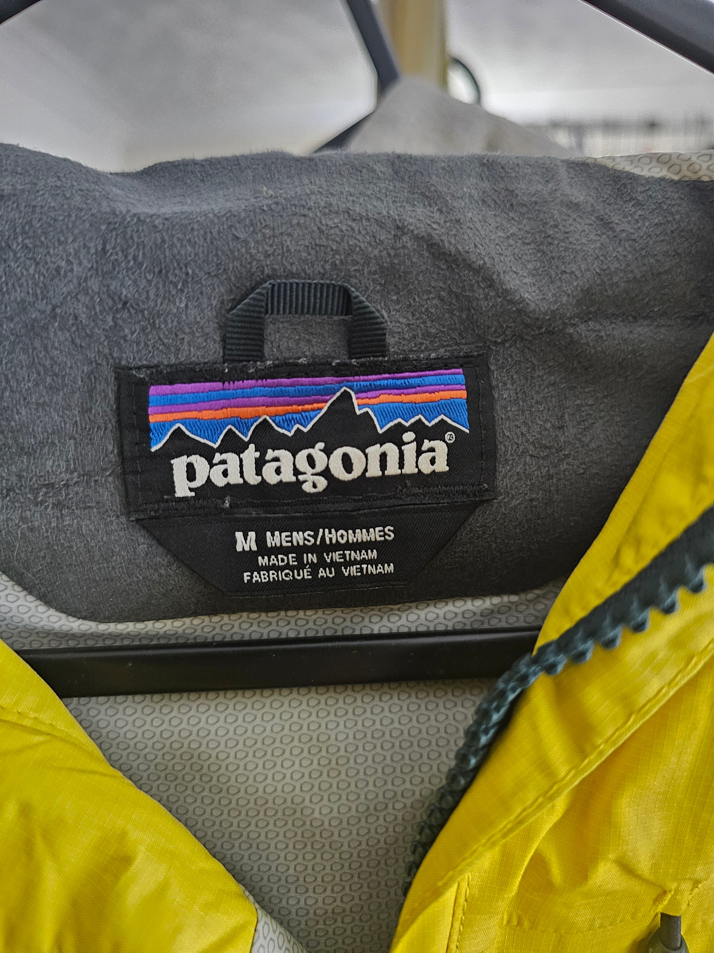 Patagonia Men'S Yellow And Black Jacket  Size M  Pre Loved