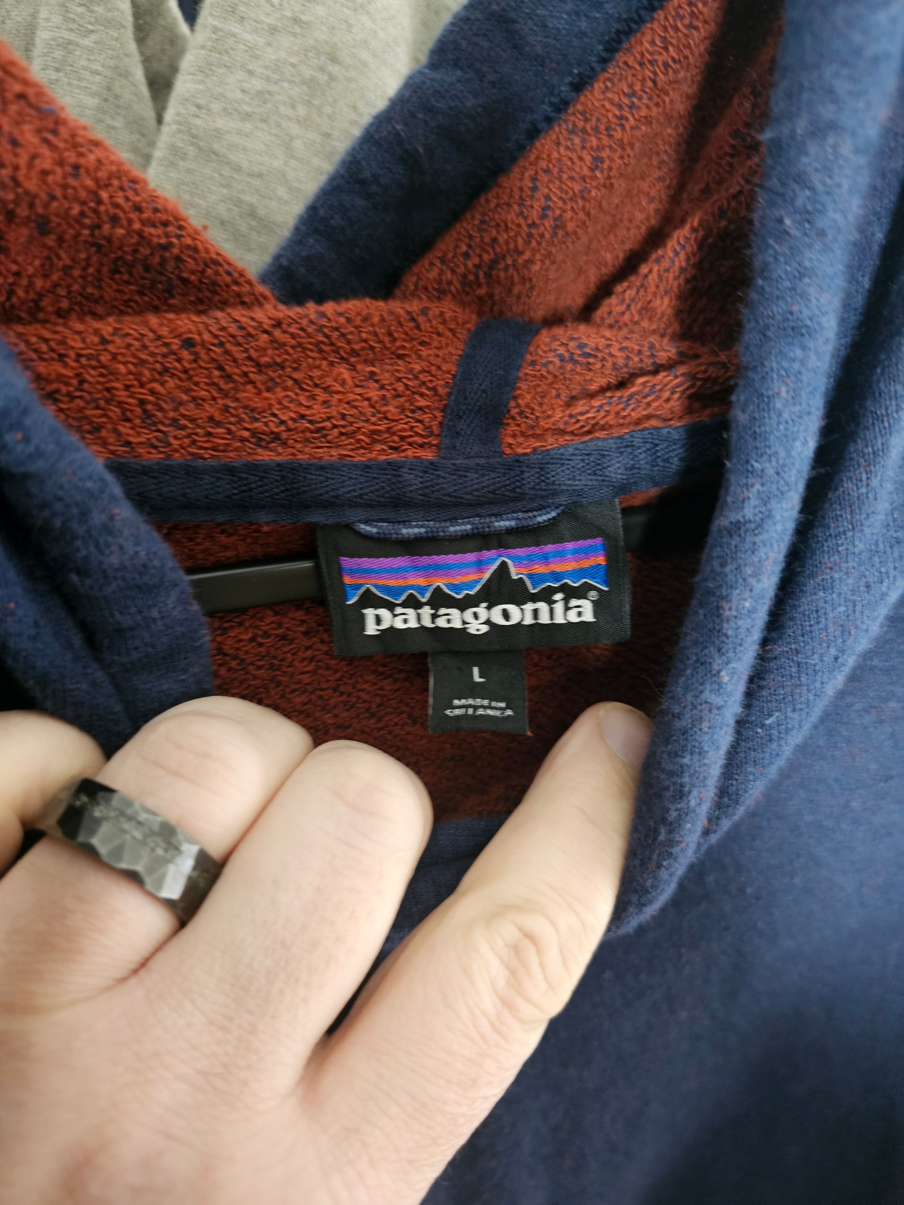 Patagonia Navy Blue Hoodie  Size Large (Preloved)