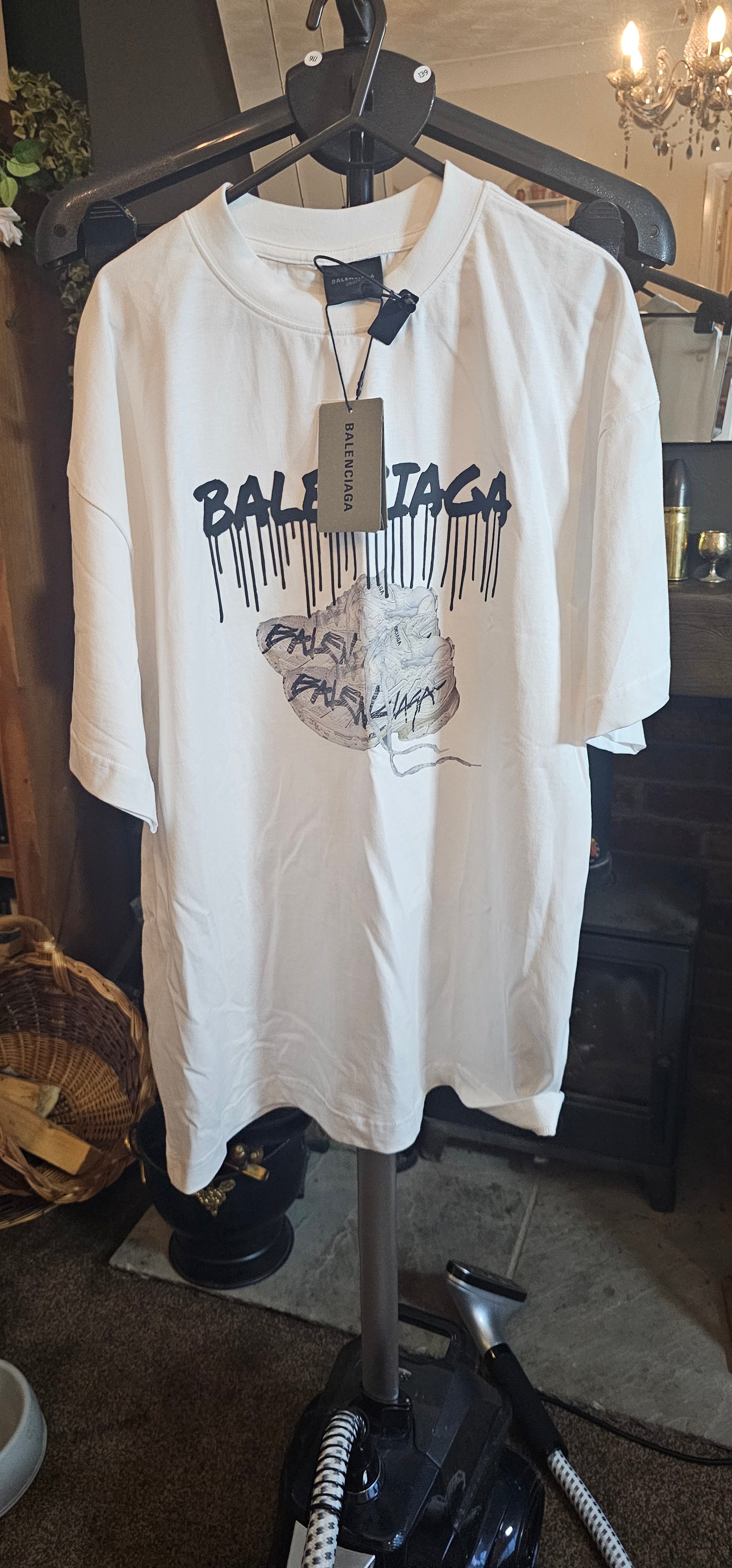 Balenciaga T-Shirt Size Medium (BNWT)