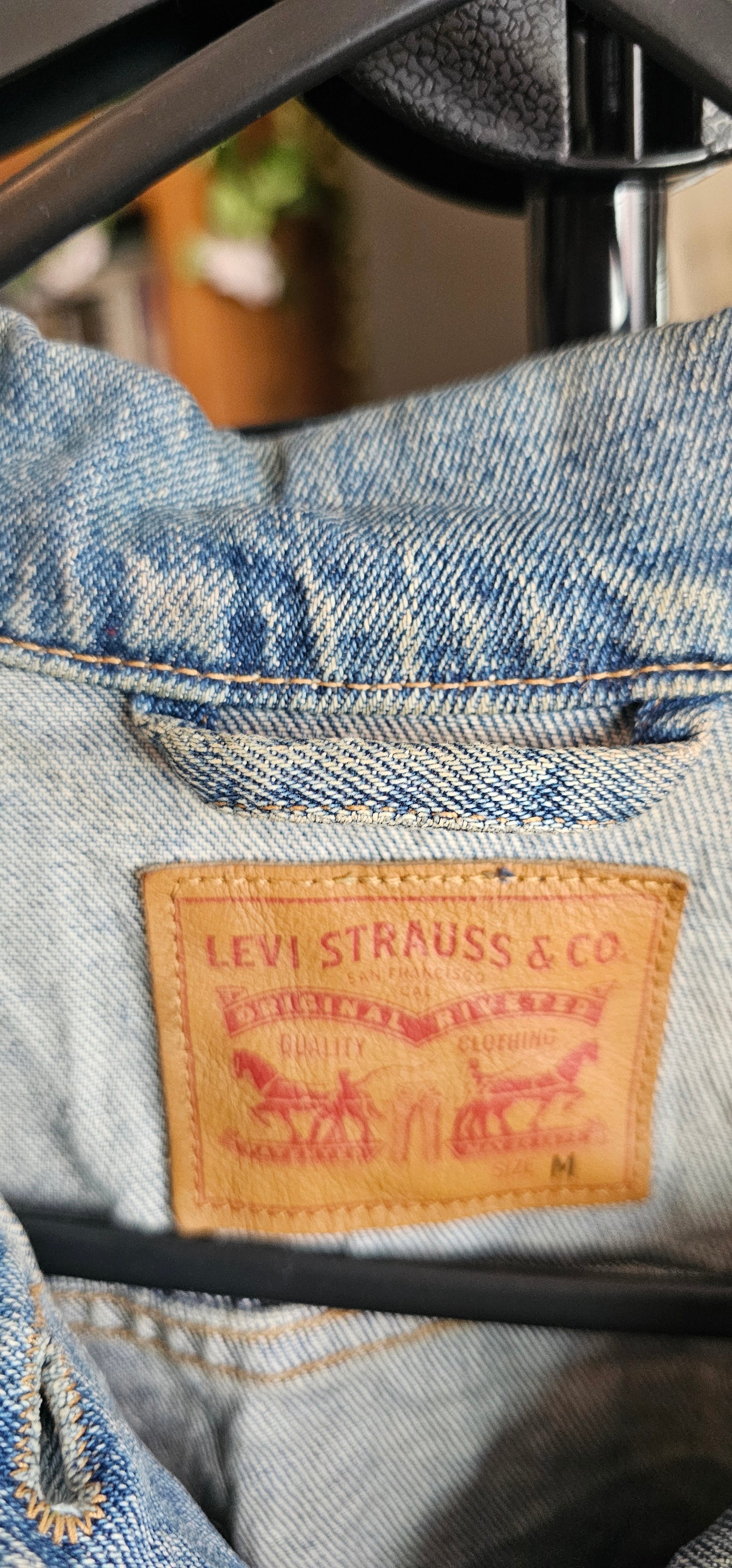 Vintage Levis Denim Jacket Size Medium (Preowned)