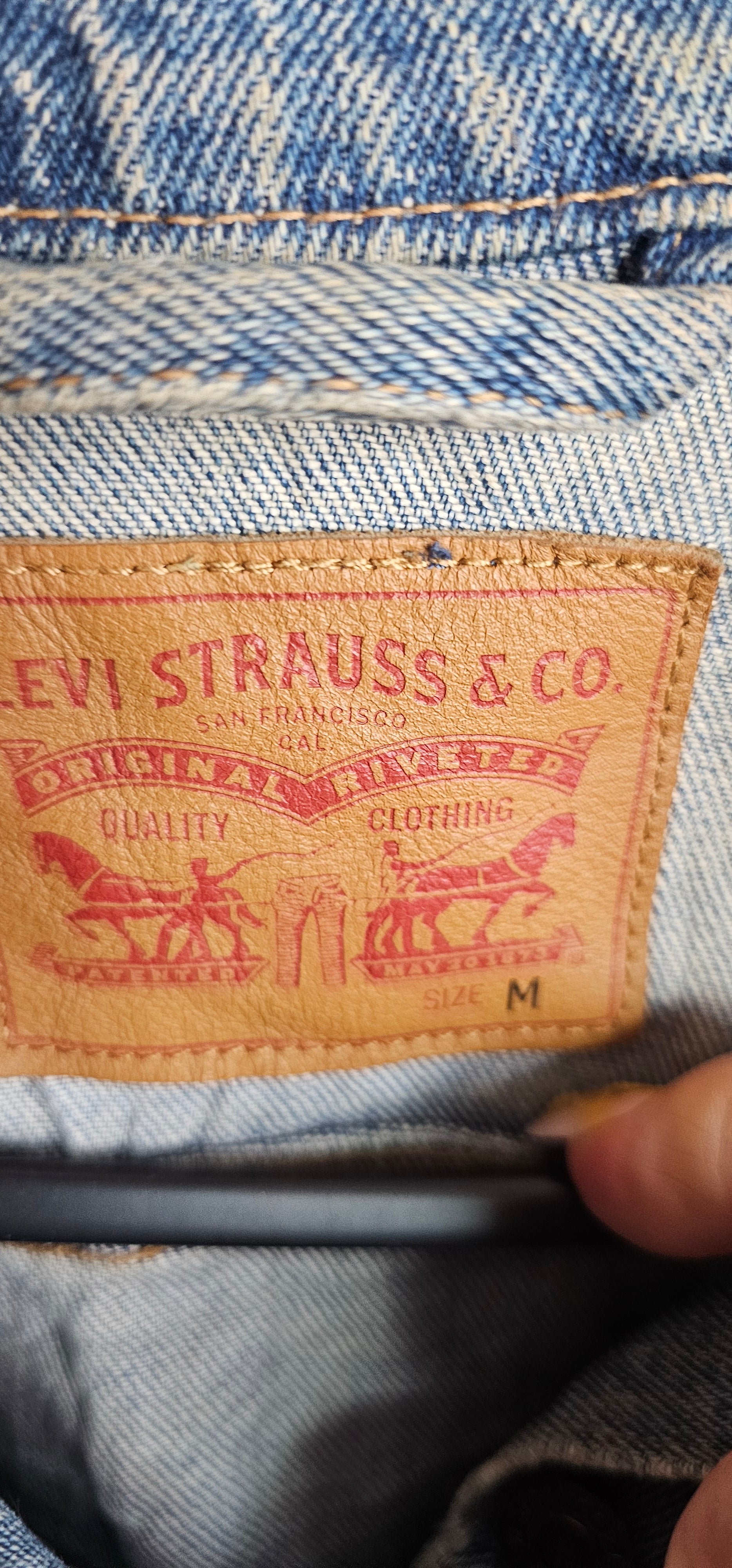 Vintage Levis Denim Jacket Size Medium (Preowned)