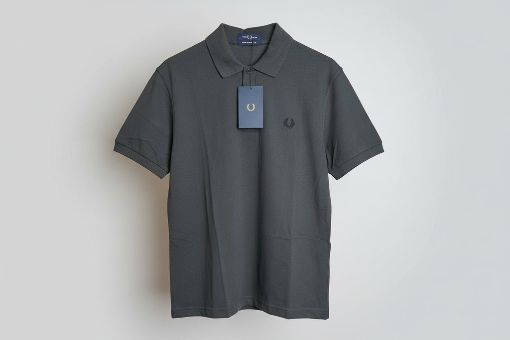 Fred Perry Polo Shirt Size Med-Large (BNWT)